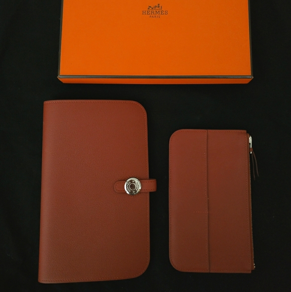 Hermes Handbags - Authentic NWT Hermes Wallet full set